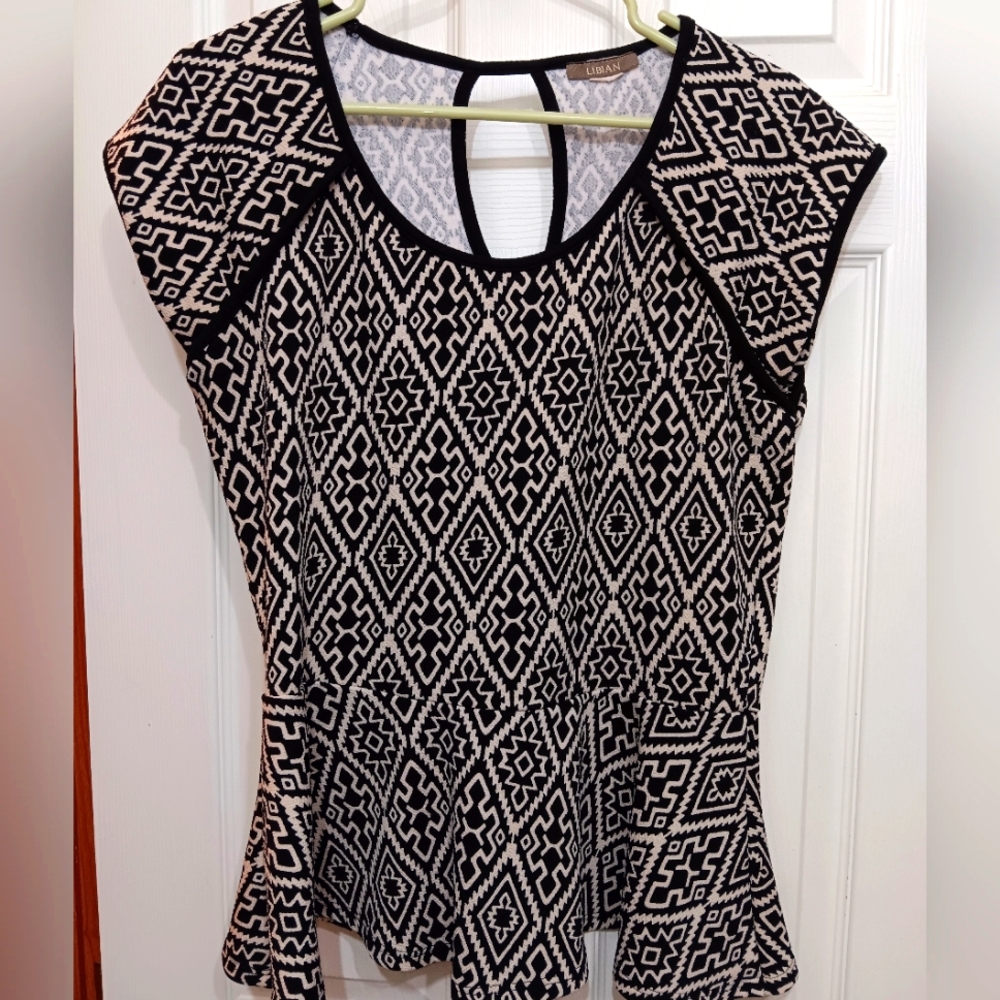 Libian super cute blouse.